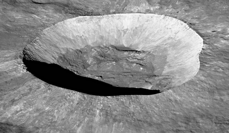 Showing the impact of a Moon impact crater